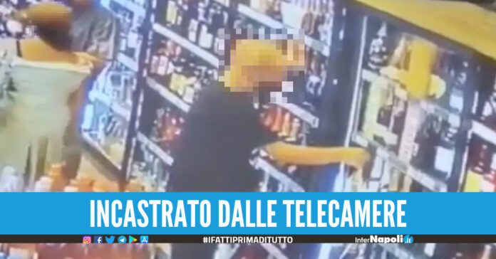 Furto ripreso dalle telecamere