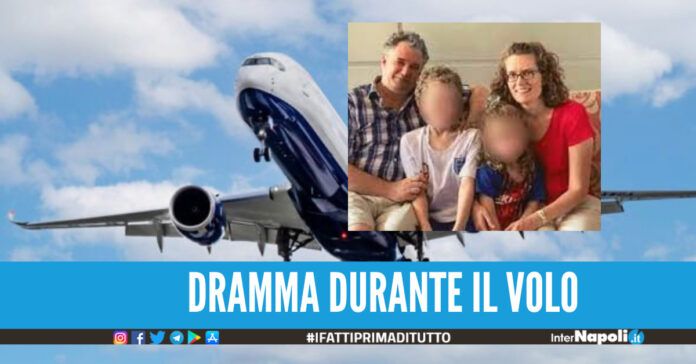 Mamma muore nel sonno sull’aereo, i bimbi seduti accanto per 8 ore pensavano che stesse dormendo