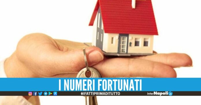 Vince una casa e 200mila euro, estrazione fortunata a Napoli