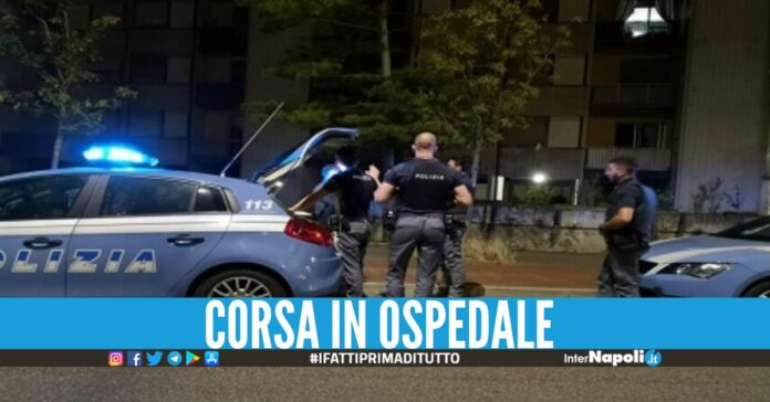 Calci, pugni e colpi di bottiglia nella rissa: giovane campano ferito alla testa