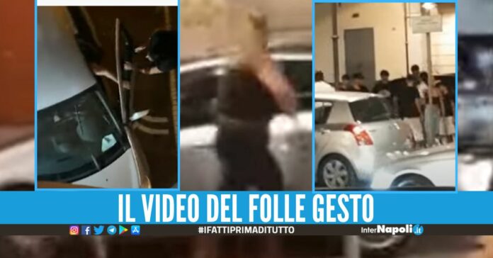 Tenta di uccidere le amiche della figlia, caos in strada a Casal di Principe video