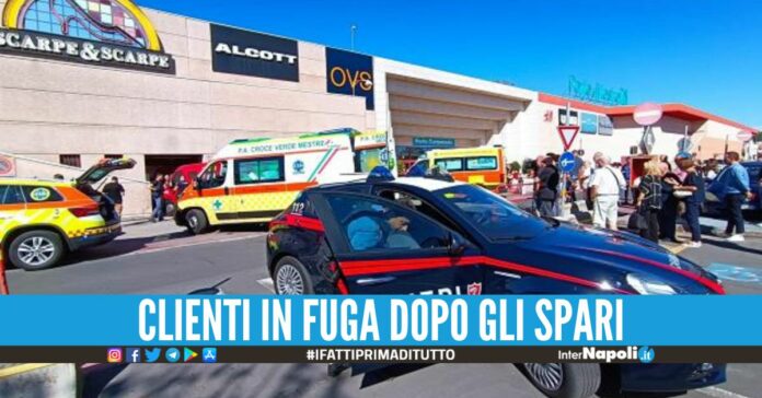 Assalto al portavalori finisce in sparatoria, 2 feriti fuori al centro commerciale