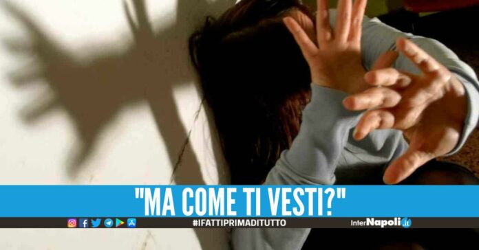 Gruppo di ragazze aggredisce una 15enne fuori al centro commerciale a Miano