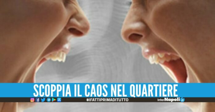 Fidanzato conteso da due ragazze, volano le coltellate a Napoli