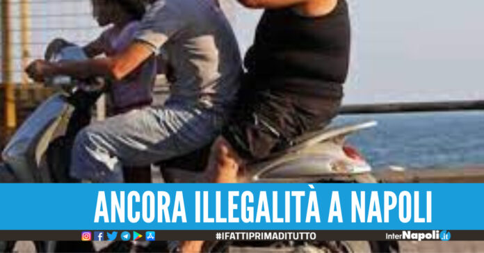 Nonna in moto con nipotina senza casco, blitz a Secondigliano