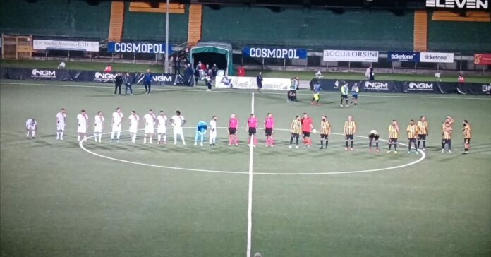 Giugliano-Picerno finisce in pareggio, pirotecnico 2–2. Apre e chiude Salvemini