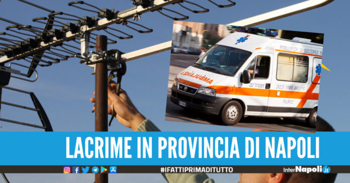 L'assurda morte di Alessandro, il 13enne caduto dal quarto piano mentre riparava l'antenna