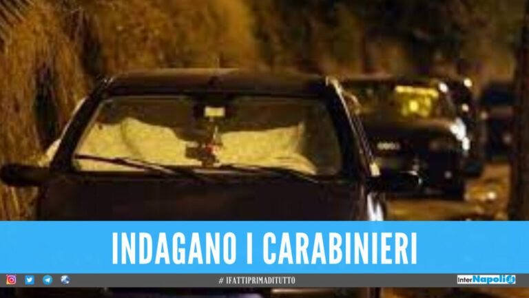 Si appartano nei pressi del cimitero di Qualiano, fidanzatini rapinati dal ‘branco’