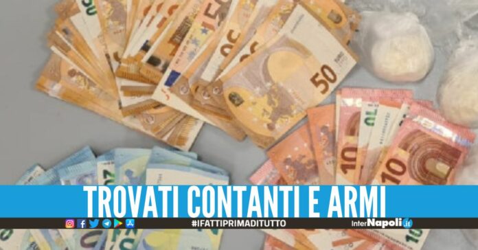 Base di spaccio scoperta grazie all'app YouPol, blitz in una casa a Portici