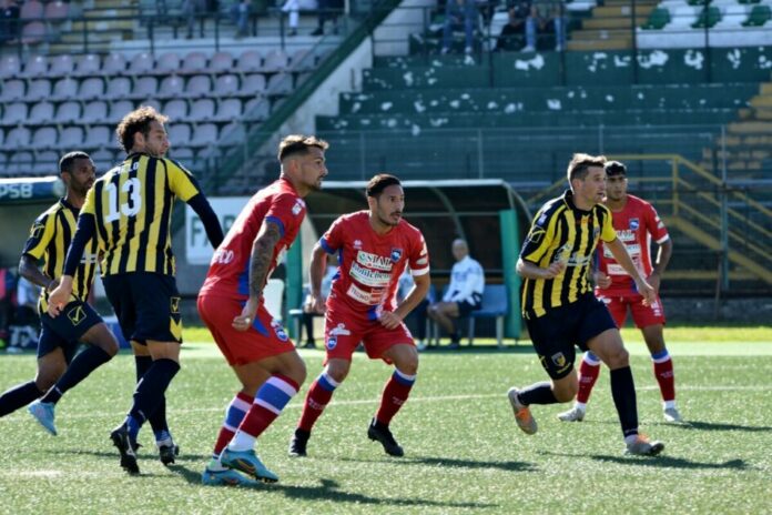 Il Giugliano frena la corsa del Pescara: 1-1. A Rizzo risponde Aloi.
