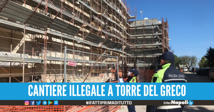 cantiere illegale a Torre del Greco
