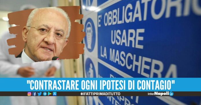 De Luca tiene la linea dura con i medici no vax: 