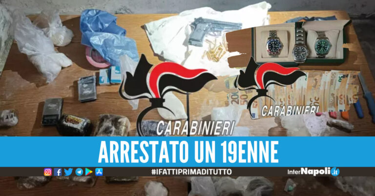 Pistole cariche, bombe, droga e Rolex: blitz nelle palazzine in provincia di Napoli
