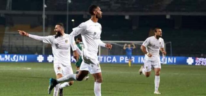 Potenza-Giugliano 1-1: Gladestony agguanta il pareggio nei minuti di recupero della partita