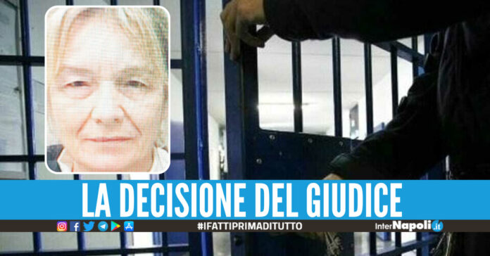 Pizzo agli ambulantati della Maddalena, scarcerata lady Mazzarella