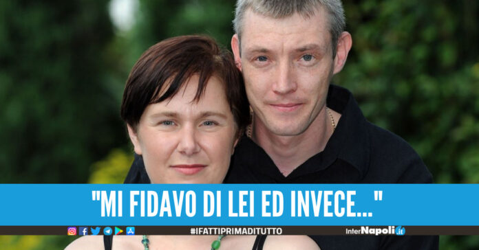 Aveva fiducia nella propria partner, scopre che aveva un fidanzato e 5 matrimoni paralleli