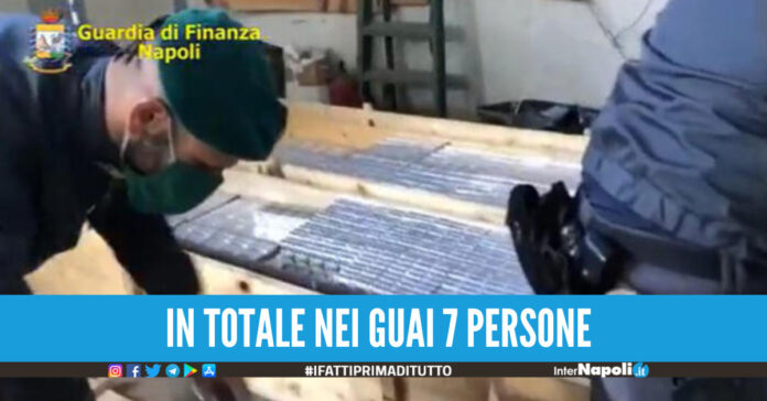 Blitz della Finanza a Giugliano, Napoli, Casoria e Casavatore 4 arresti e 3 tonnellate di sigarette sequestrate
