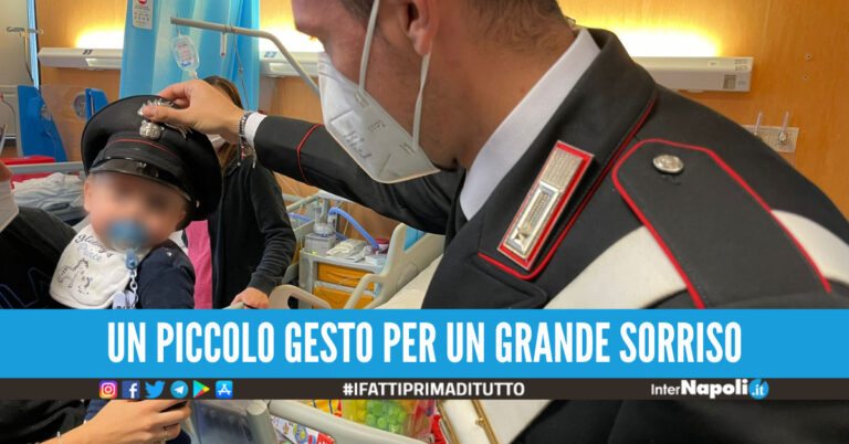 Sorpresa all’ospedale pediatrico di Pozzuoli, i carabinieri donano regali ai piccoli pazienti