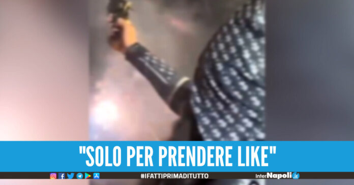 Compra una pistola per festeggiare Capodanno e pubblicare il video sui social, 17enne arrestato nel Napoletano