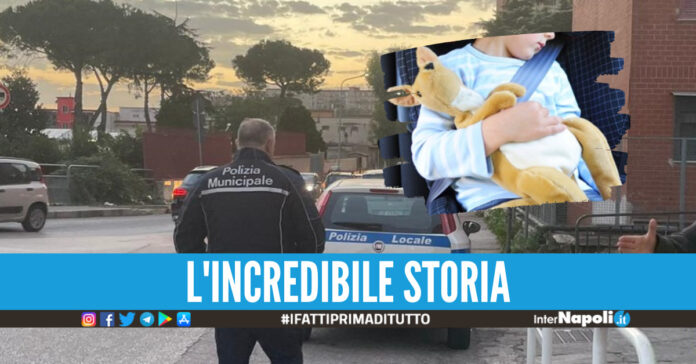 Polizia locale Casoria, foto bimbo di repertorio