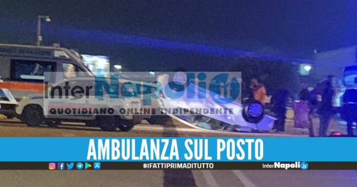 Si ribalta nel parcheggio dell'ex Auchan di Giugliano, soccorso un giovane - Foto scatta sul posto