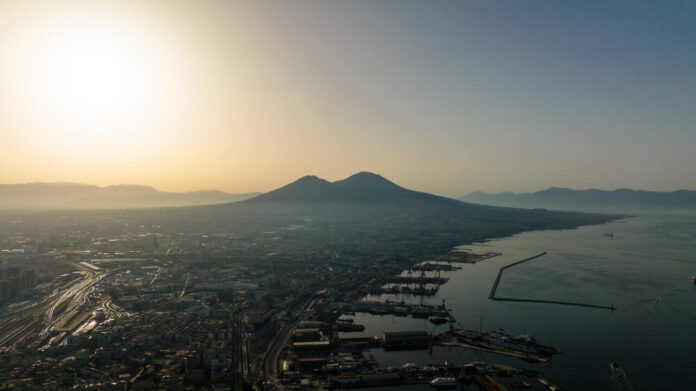 Parcheggiare al porto di Napoli per raggiungere le isole in poco tempo