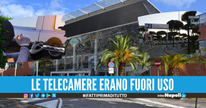 Allarme sicurezza all'aeroporto di Capodichino, ladri rubano un'auto nel parcheggio a pagamento