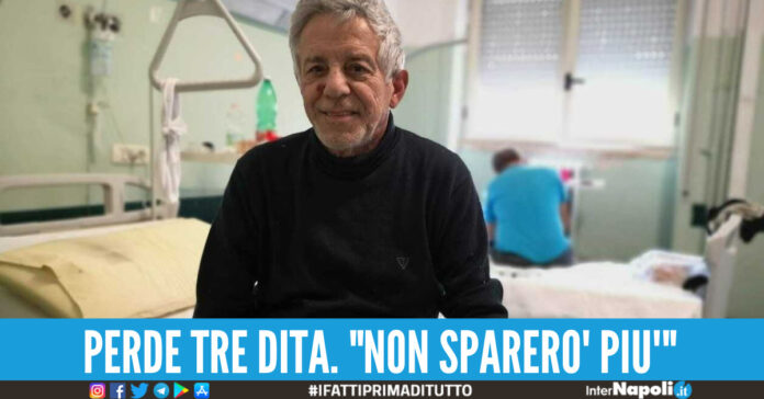 Perde tre dita. 
