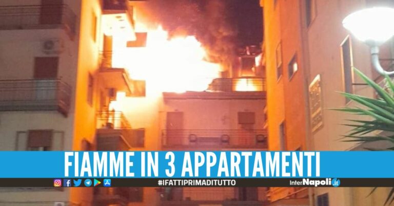 Spaventoso incendio in un palazzo a Portici, ambulanze sul posto