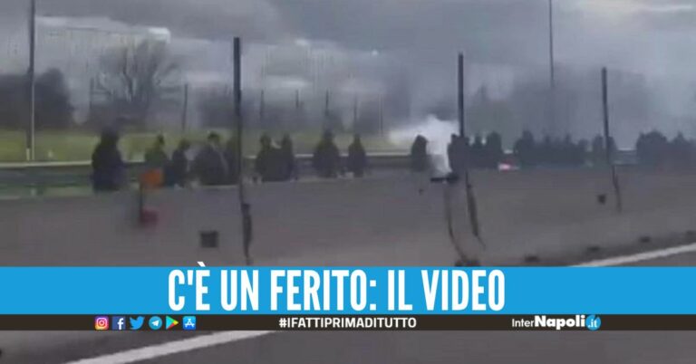 Scontri tra i tifosi di Napoli e Roma, c'è un ferito: autostrada bloccata