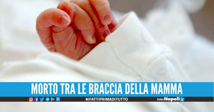 Mamma si addormenta mentre allatta, neonato muore soffocato
