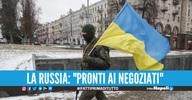 Guerra in Ucraina, la Russia: “Aperti ai negoziati, preferiamo raggiungere gli obiettivi pacificamente”