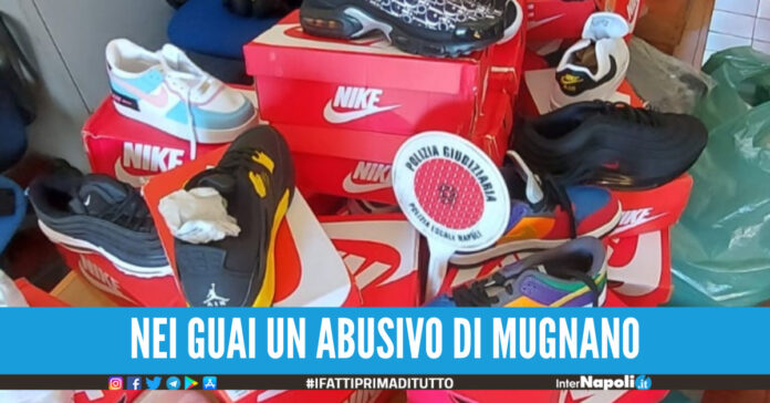 Parcheggiatori abusivi e centrale del falso, blitz della Municipale a Napoli