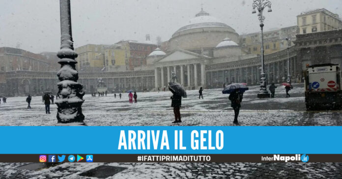 Piazza Plebiscito durante una nevicata, foto di repertorio