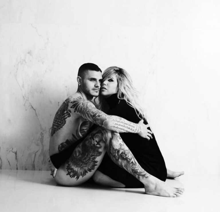 Mauro Icardi e Wanda Nara completamente nudi, le foto hot pubblicate su Instagram