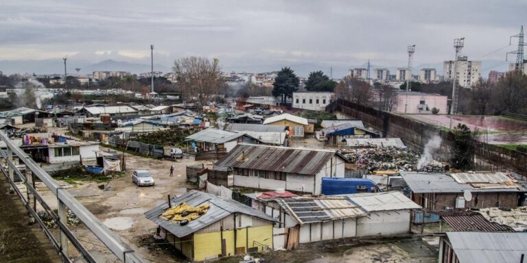 Covid, terminato il monitoraggio: la situazione nei campi rom di Secondigliano e Scampia