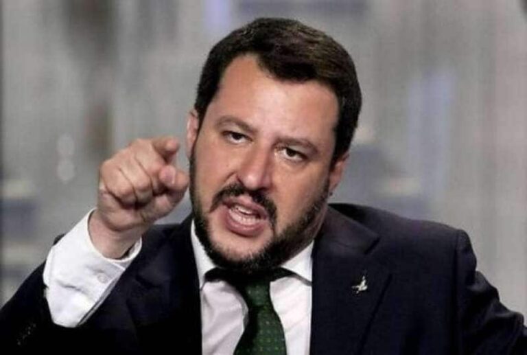 Omicidio baby rapinatore a Napoli, Salvini: «Io sto con il carabiniere»
