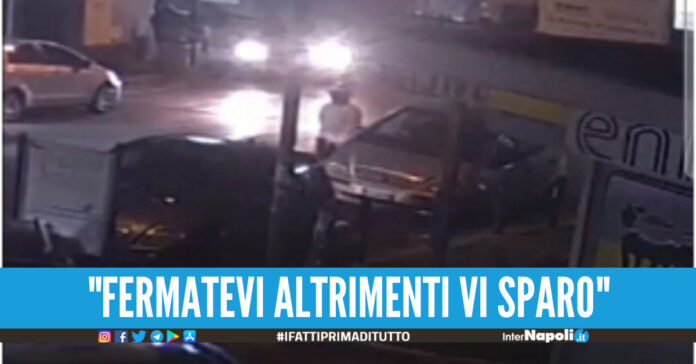 Scene da panico a Calvizzano, comitiva di amici sventa rapina al distributore di benzina