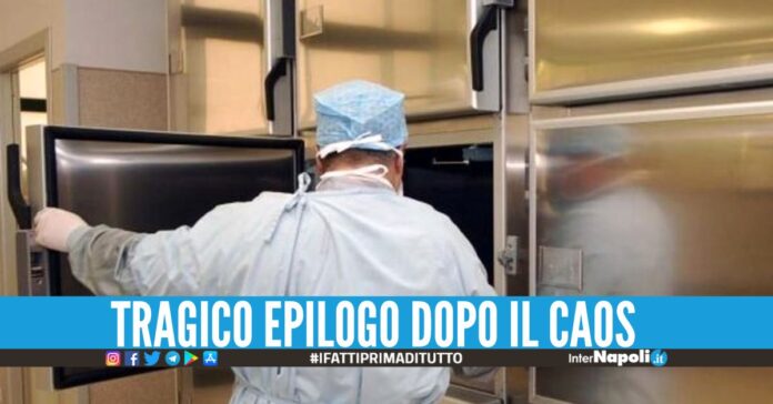Ritrovata in vita dentro un sacco per cadaveri: 