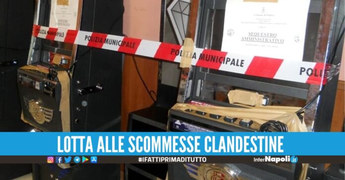 Fuggono con 5 slot sequestrate dalla Municipale di Napoli, beccati dopo 24 ore