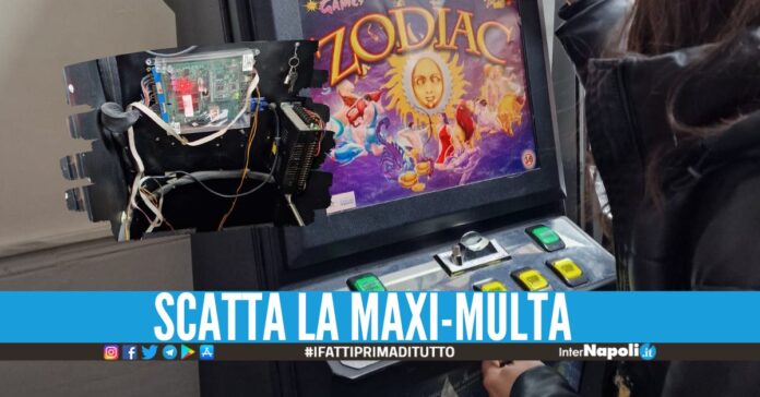 Slot e scommesse illegali in un bar di Napoli, sequestrate le 'macchinette'