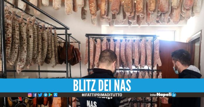 Controlli nel supermercato a Napoli, sequestrati 140 kg di salumi