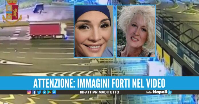 Laura e Claudia uccise da un'auto al casello, il video dell'incidente