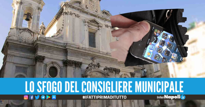 rapina telefonino napoli figlio consigliere