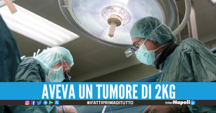 Bambina salva dopo l'intervento di asportazione del tumore.