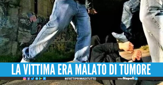 Violenta rissa in via Petrarca, indagati 4 giovani: la vittima difese gli amici da offese e insulti