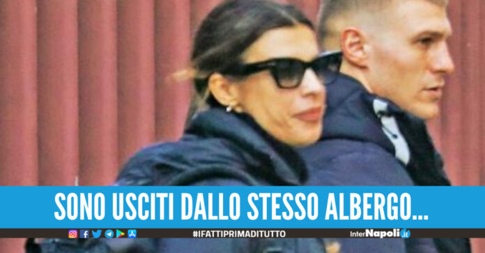 Elisabetta Canalis paparazzata con un altro uomo, la storia col marito era finita solo da pochi giorni