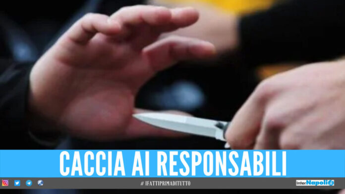 Paura a San Giorgio a Cremano, 39enne accoltellato fuori al bar