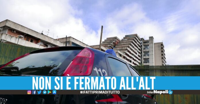 In fuga senza patente a Scampia, i carabinieri bloccano un 16enne