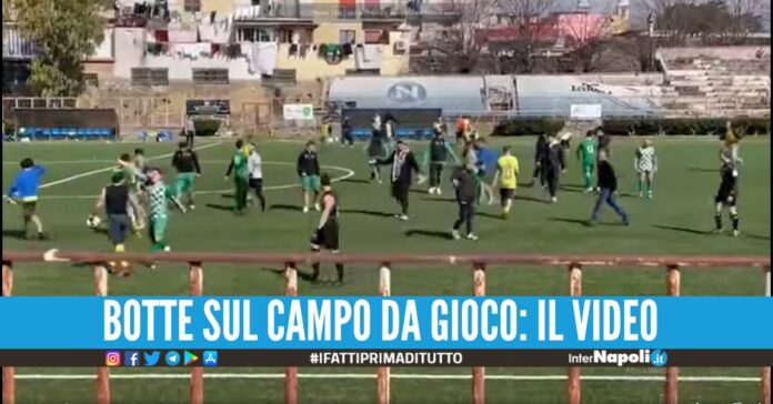 Caos alla partita Sangiovannese-Boys Melito, rissa tra i calciatori